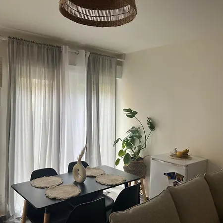 Maisonnette A 10 Minutes De Paris - La Defense شقة